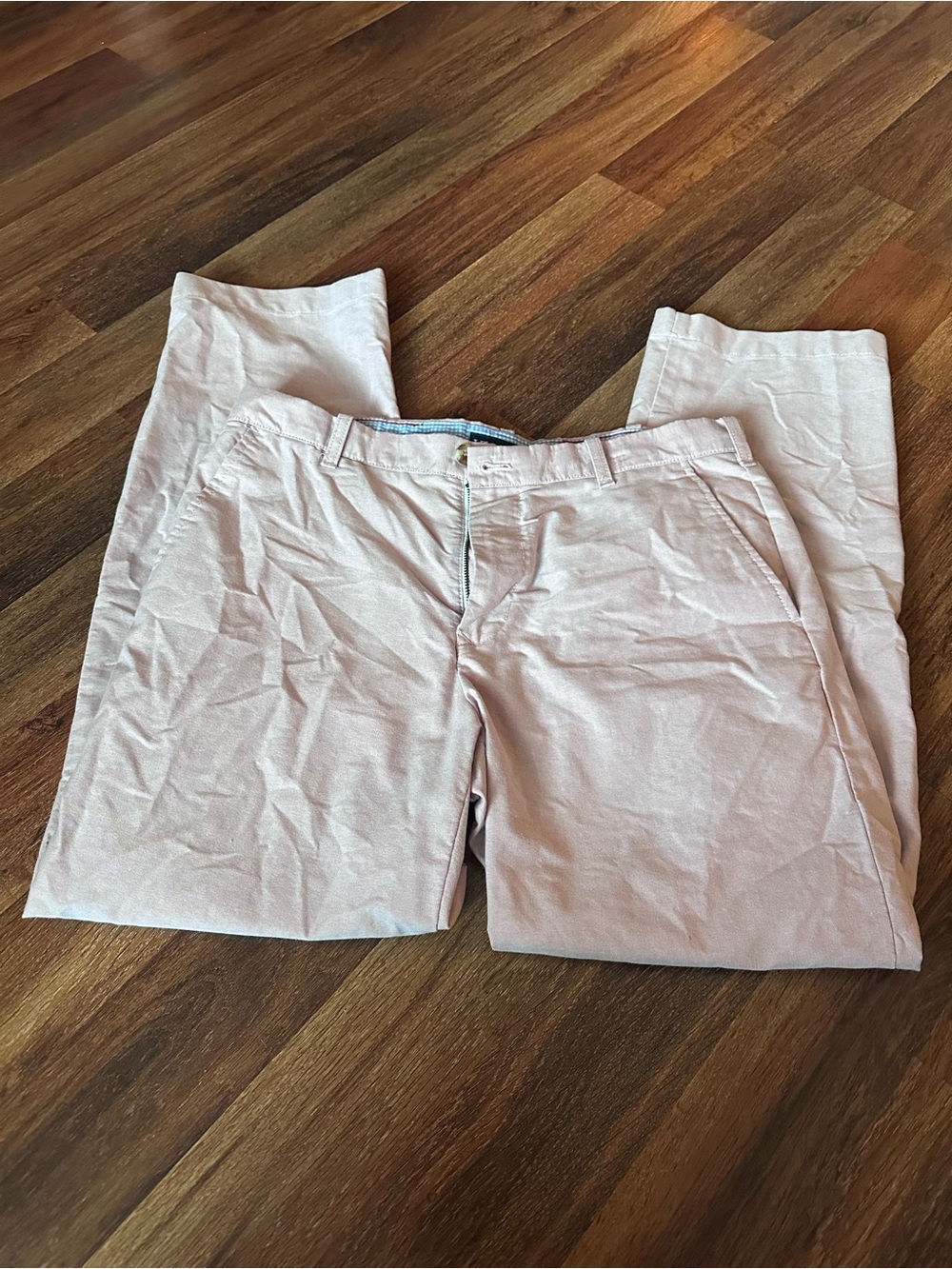 Izod Men's Pale Pink Chino Pants